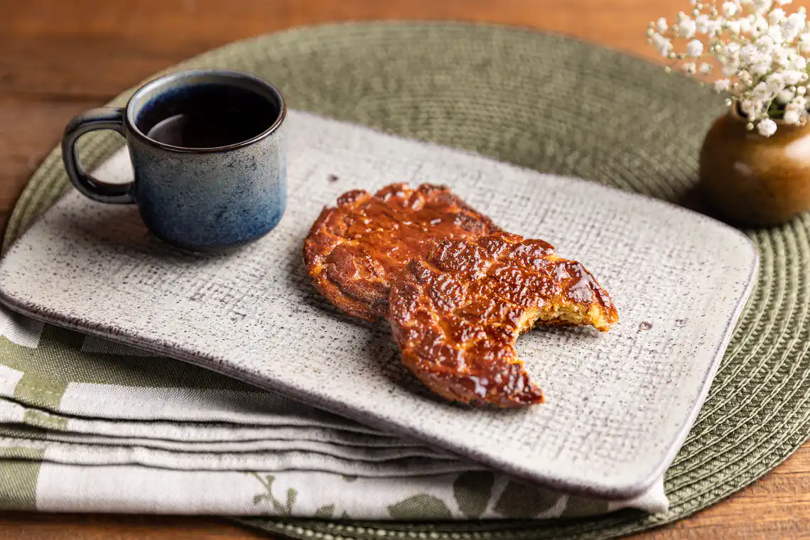 Broa de fubá com goiabada