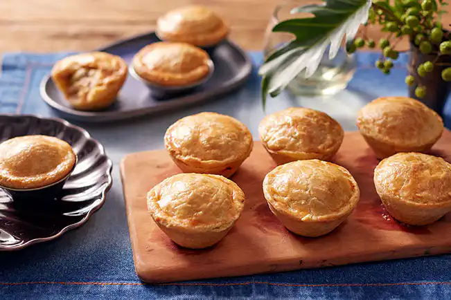 Foto da receita pronta de Empadinha de calabresa com requeijão