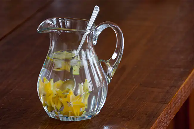 Água aromatizada com carambola