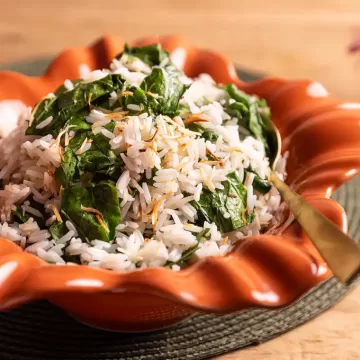Arroz com couve e coco