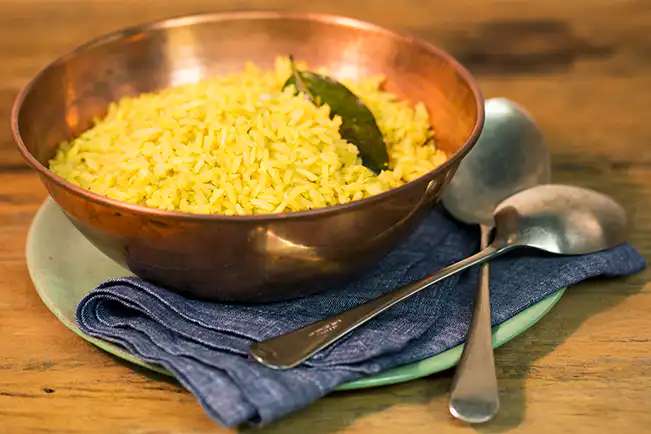 Arroz com gengibre e curry
