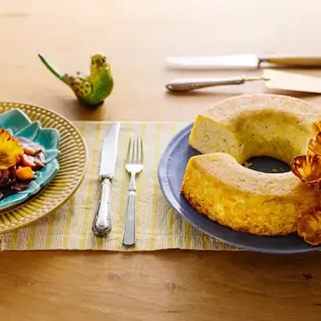 Arroz de forno com frango e flores de abacaxi