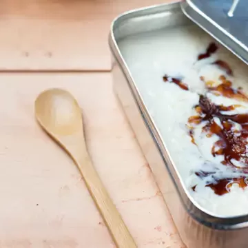 Arroz-doce com calda de caramelo e flor de sal