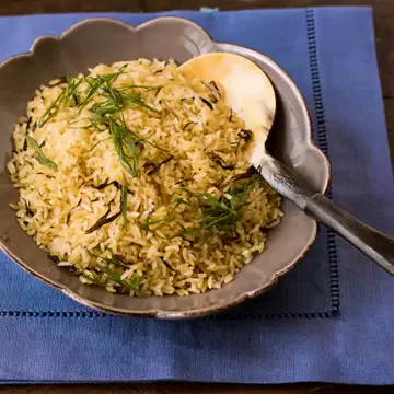 Arroz frito com cebolinha