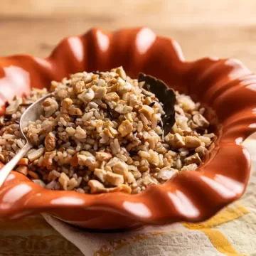 Arroz sete cereais com castanha-de-caju na pressão
