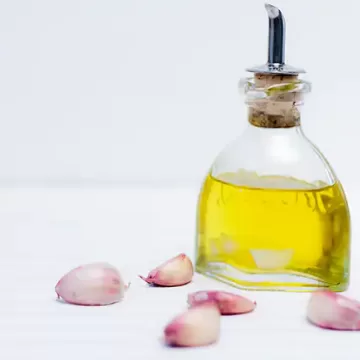 Azeite aromatizado com alho