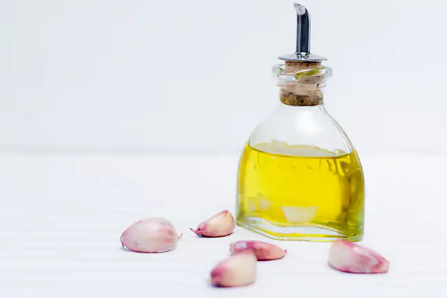 Azeite aromatizado com alho
