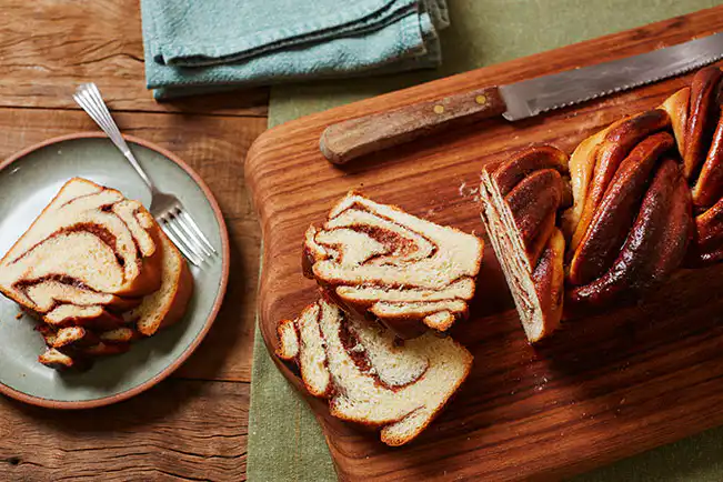 Babka com brigadeiro de canela e laranja