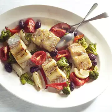 Bacalhau com legumes assados
