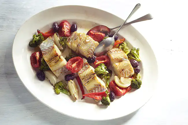 Bacalhau com legumes assados
