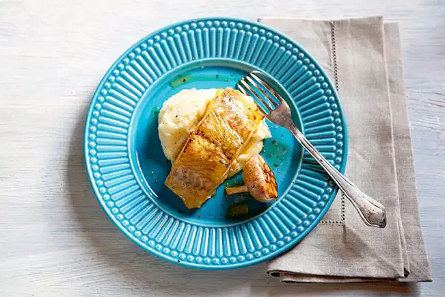Receita de Bacalhau com purê perfumado com alho