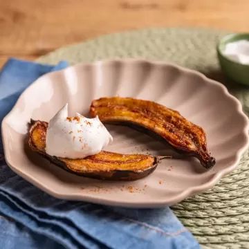 Banana assada na Air Fryer da Rita Lobo com merengue de mel