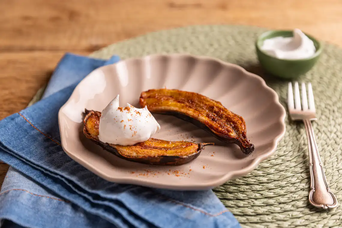 Banana assada na Air Fryer da Rita Lobo com merengue de mel