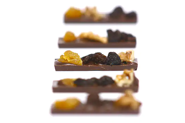 Barrinha de chocolate com frutas secas