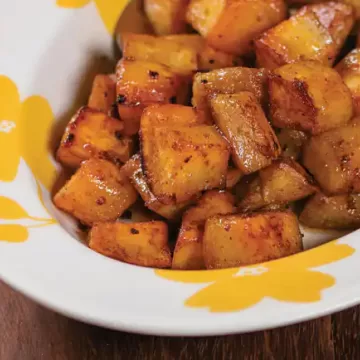 Batata-doce assada com alho e páprica
