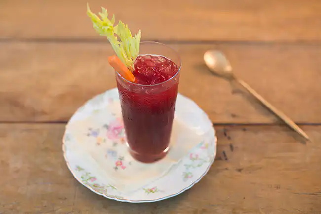 Bloody mary com suco de 5 vegetais