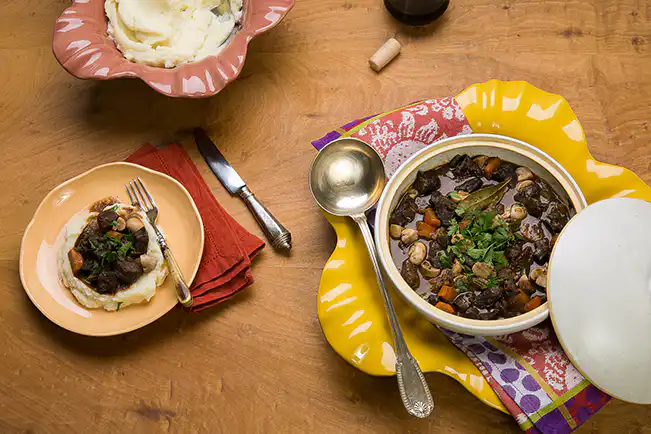Boeuf bourguignon na panela de pressão elétrica