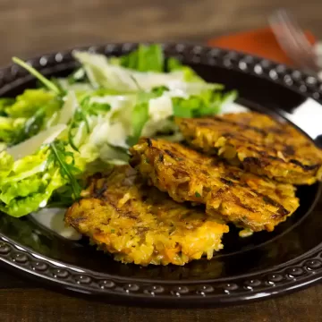 Bolinho de arroz integral salteado