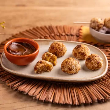Bolinho de banana-da-terra com tapioca na Air Fryer da Rita Lobo