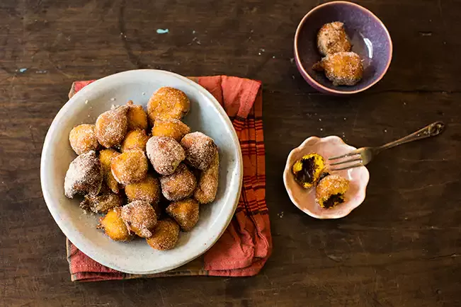 Receita de Bolinho de chuva de abóbora com chocolate