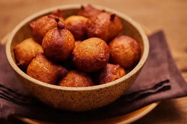 Bolinho de chuva de Gana (puff-puff)