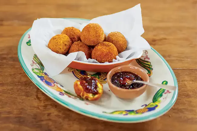 Receita de Bolinho de risoto (arancini)