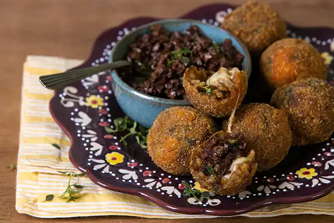 Receita de Bolinho de risoto de funghi (arancini)