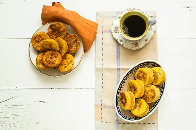 Receita de Bolinhos salgados de milho com abobrinha