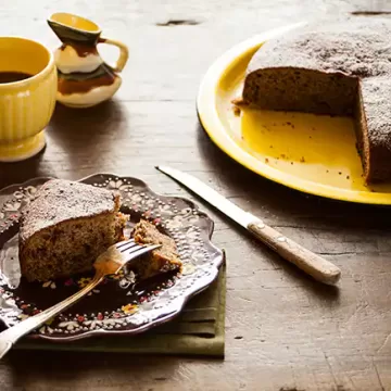 Bolo de banana com pedaços de chocolate