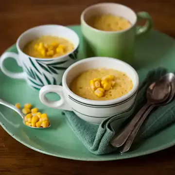 Bolo de milho de caneca