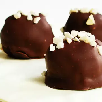 Bombom de damasco e amêndoas