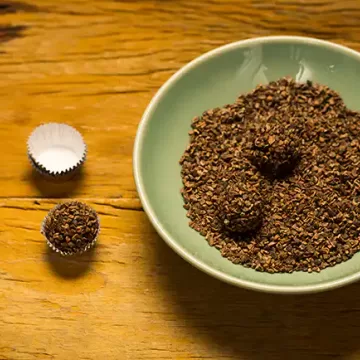 Brigadeiro com nibs de cacau