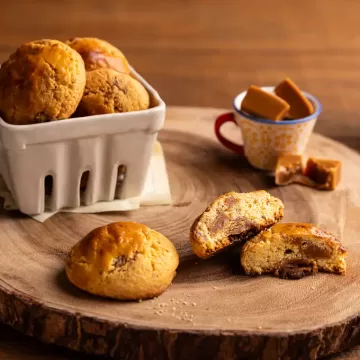 Broa caxambu com doce de leite