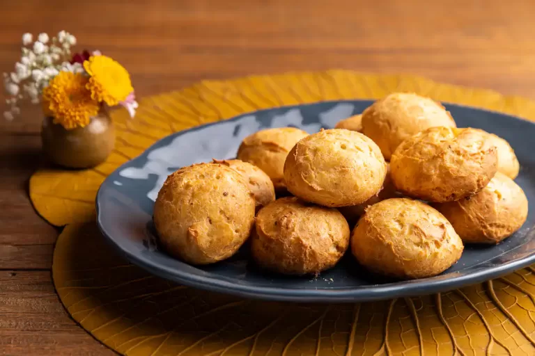 Receita de Broa de fubá com queijo
