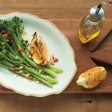 Brócolis com pimenta e castanha-de-caju