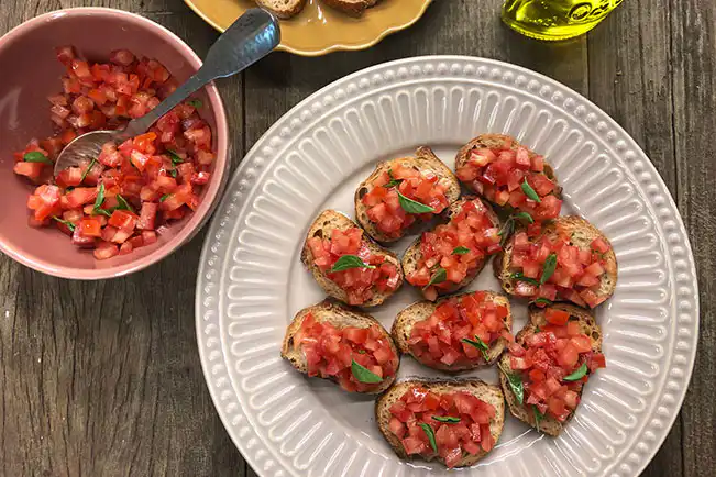 Bruschetta de tomate
