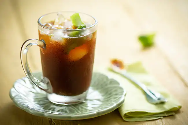 Café gelado com limão