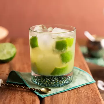 Caipirinha clássica de limão