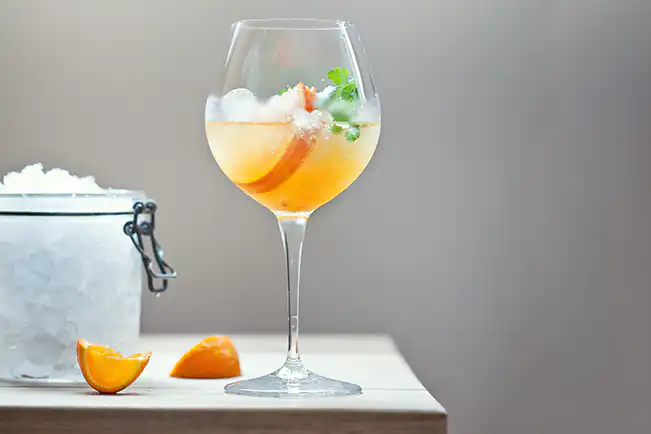 Caipirosca de mexerica com coentro