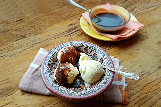 Calda de chocolate com cachaça