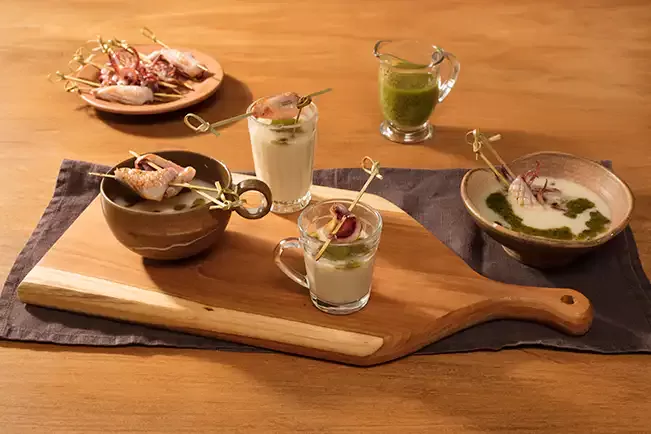 Receita de Caldinho de feijão-branco com pesto e espetinhos de lula