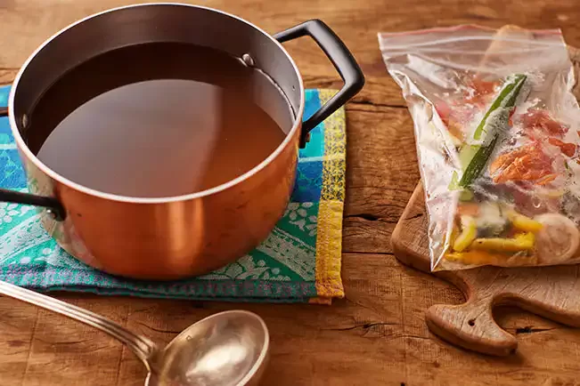 Receita de Caldo de legumes econômico (reaproveitamento)