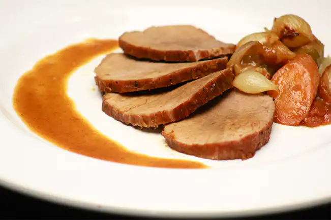 Carne de panela com legumes