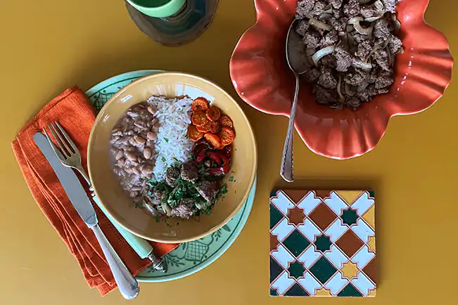 Carne moída com cebola e pimenta síria
