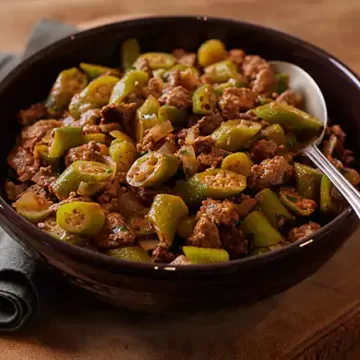 Carne moída com quiabo