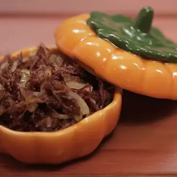 Carne-seca acebolada