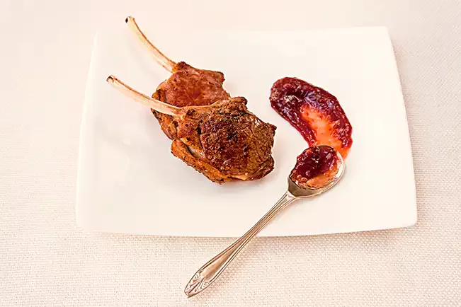 Receita de Carré de cordeiro com geleia de frutas vermelhas