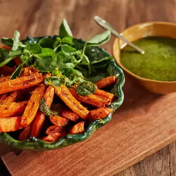 Cenoura assada com molho pesto
