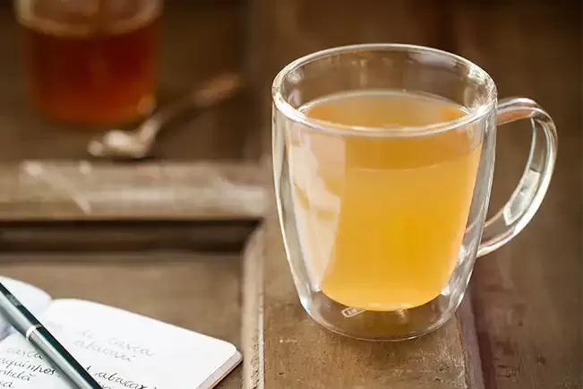 Receita de Chá de casca de abacaxi com hortelã