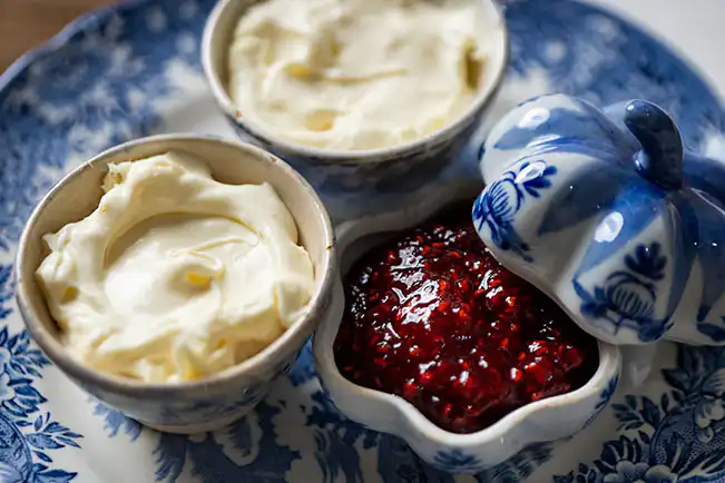 Clotted cream caseiro